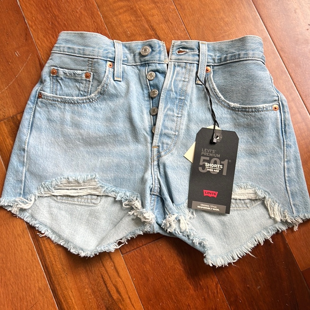 Levi’s 501 Shorts - Size 24